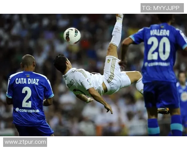 C罗惊世倒挂金钩再创历史瞬间震撼全场球迷热血沸腾