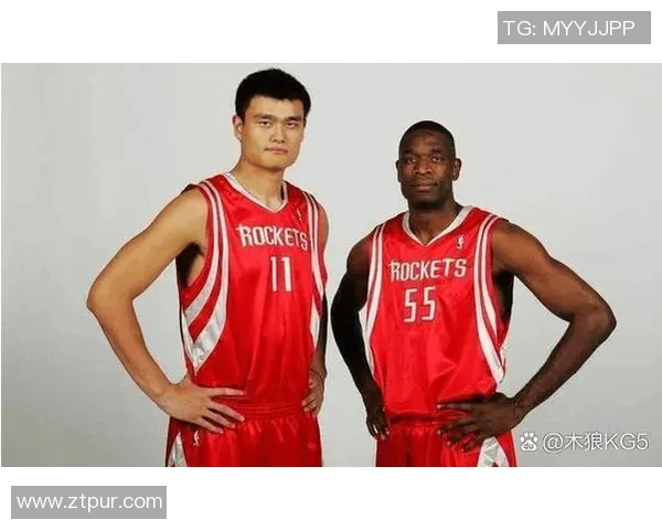 足球与篮球巨星同框合照震撼登场 两大运动领域的顶级人物汇聚一堂 足球与篮球巨星同框合照震撼登场 两大运动领域的顶级人物汇聚一堂