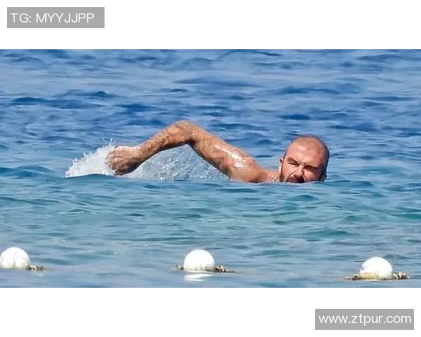 足球球星寸头发型风潮解读：从场上到场外的个性魅力展示